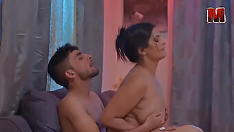 La Zia Desi Si Intrattiene Con Il Fratellastro In Un Video Hot