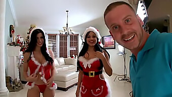 Weihnachtsvideo von Bangbros mit Rebeca Linares und Abella Anderson mit üppigem Arsch und Knackarsch