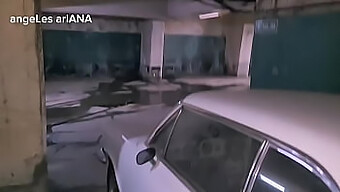 Dersten sonra bir otoparkta sıcak bir anal karşılaşma için her şeyi göze almak