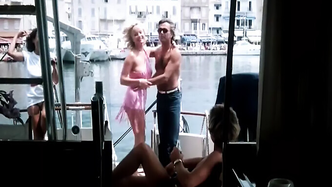 Vintage St. Tropez: Aventură sexuală europeană în 1981